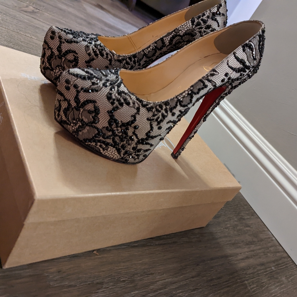 Christian Louboutin Daffodile "Stardust" - Picture 2 of 8